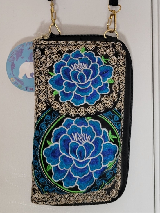 Yunnan Handbags - Embroidered Blue Floral Crossbody Wallet